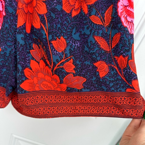 Anthropologie Ettitwa Floral High Rise Pocketed Small Shorts - Picture 3 of 5